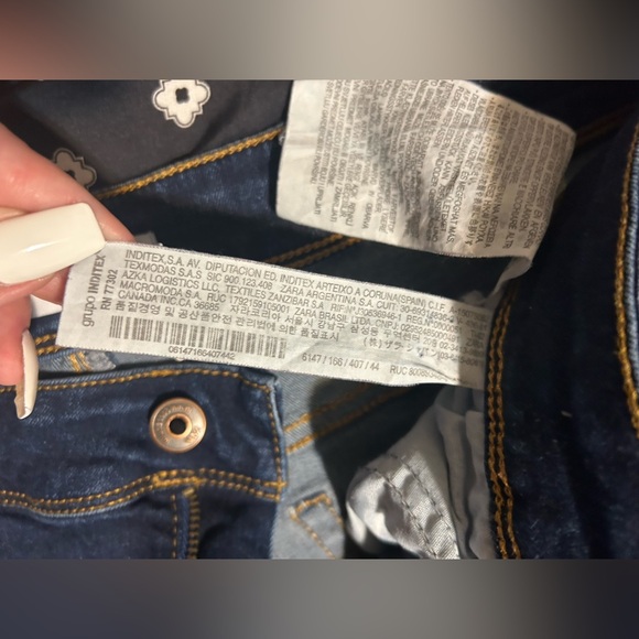 🔥Zara Dark denim jeans raw hem-size 12 - Picture 9 of 10